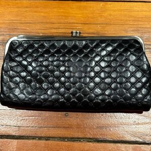 Hobo "Lauren" wallet in black leather.